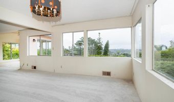 557 Canyon Dr, Solana Beach, CA 92075