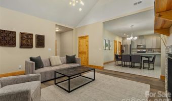 48 River Walk Dr, Asheville, NC 28804