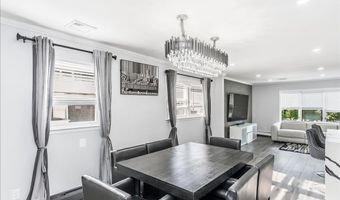 16 Netz Pl, Albertson, NY 11507