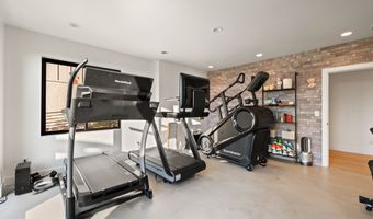 348 E HIDDEN LAKE Dr, Bountiful, UT 84010