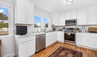 6 Cliff Ter, Newport, RI 02840