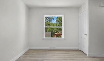 7025 Greenholly Dr, Affton, MO 63123