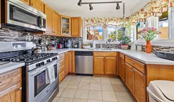 64 Montoya Dr 64, Branford, CT 06405