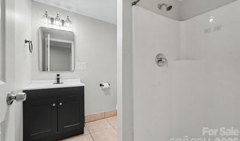 2728 Arnold Dr, Charlotte, NC 28205