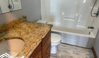 11 Oak Lake Dr, Algona, IA 50511