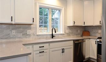 13 Arnold Ave 1, Jamestown, RI 02835