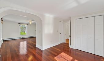 997 Washington St, Bath, ME 04530