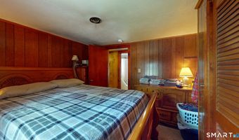 90 Water St, Chester, CT 06412