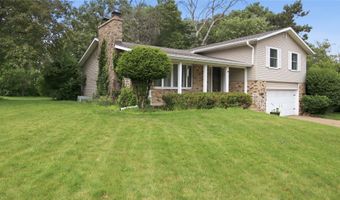 212 Country Club Ln, Altoona, WI 54720