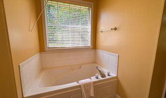 507 Meadowlane Dr, Aberdeen, MS 39730