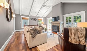 132 S GARFIELD St, Arlington, VA 22204