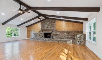 251 S Taxiway Dr, Albany, KY 42602