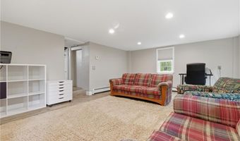 27 Old Meadow Ln, Cumberland, RI 02864