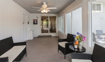 1942 Trail Ridge St, Arlington Heights, IL 60004