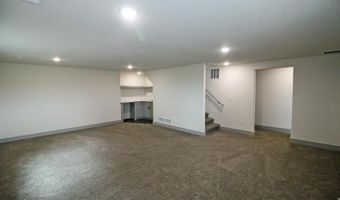 8641 E Cherrywood Ct, Bel Aire, KS 67226