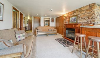 2213 SUNRISE Dr, Appleton, WI 54914