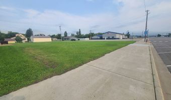 302 3rd St W, Bottineau, ND 58318