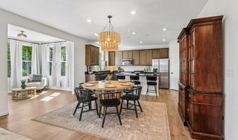 8 Liam Ct, Algonquin, IL 60102