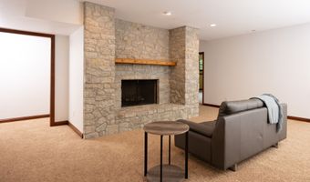 10671 Geist Ridge Ct, Fishers, IN 46040