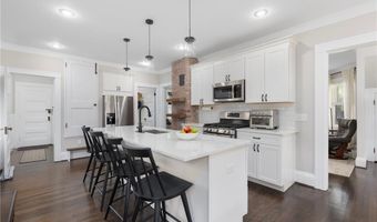 157 Arnold Ave, Cranston, RI 02905