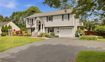 11 Carol Ave, Bristol, RI 02809