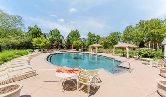 24588 BYRNE MEADOW Sq 302, Aldie, VA 20105