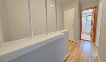 9 ELNA Ct, Bayonne, NJ 07002