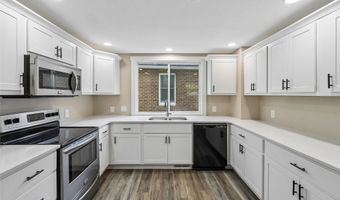 217 N 6th St, Adel, IA 50003