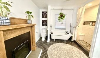 1 Collins Ln, Barboursville, WV 25504