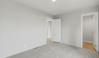 20815 WALNUT St, Aurora, OR 97002