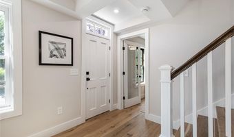 22 Castle St 3, East Greenwich, RI 02818