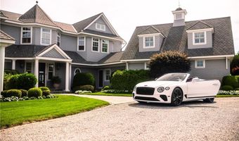 135 Cliff Dr, Narragansett, RI 02882