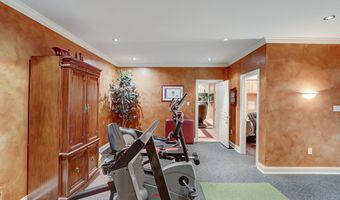 4744 34TH St N, Arlington, VA 22207