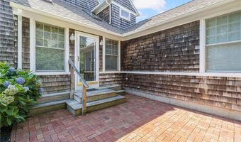 45 FOX Dr, Narragansett, RI 02882