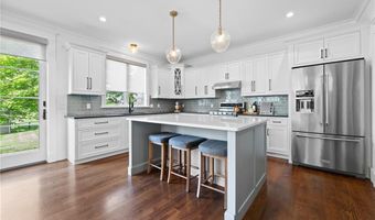 96 Evergreen St, Cumberland, RI 02864