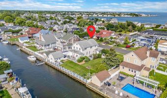 33 S Bay Ave, Amityville, NY 11701