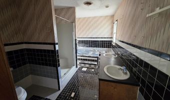 206 Harlem St, Bishopville, SC 29010