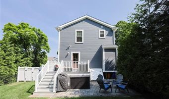 48 Garfield Ave, Bristol, RI 02809
