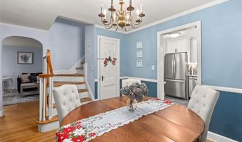 55 Robbins Ave, Amityville, NY 11701