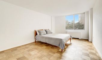 2939 VAN NESS St NW 727, Washington, DC 20008