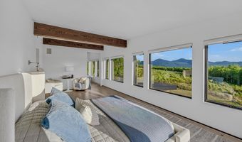 289 Ledgewood Dr, Bethlehem, NH 03574