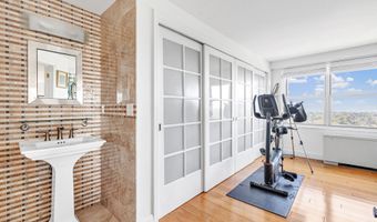 2625 Park Ave Phd, Bridgeport, CT 06604