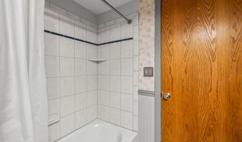 2050 Chalmers Dr, Ann Arbor, MI 48104