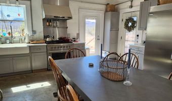 59 Wagon Rd, Alpine, TX 79830