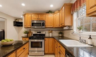 22 Lakewood Dr, Alton, NH 03810