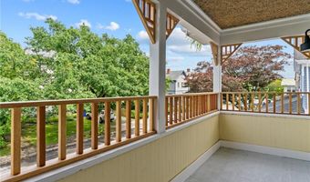 20 Summer St 2, Newport, RI 02840