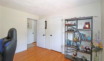 62 Valleybrook Dr, East Providence, RI 02914