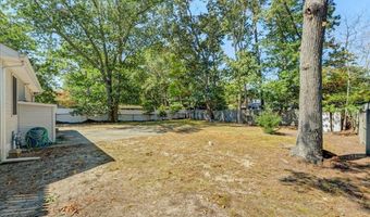 215 Laurel Dr, Bayville, NJ 08721