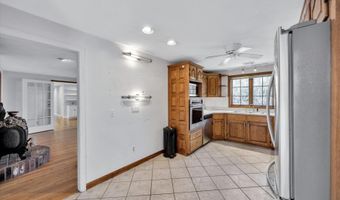 52 Clubhouse Dr, Bourne, MA 02532