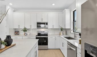 3052 Weston Mnr, Alva, FL 33920
